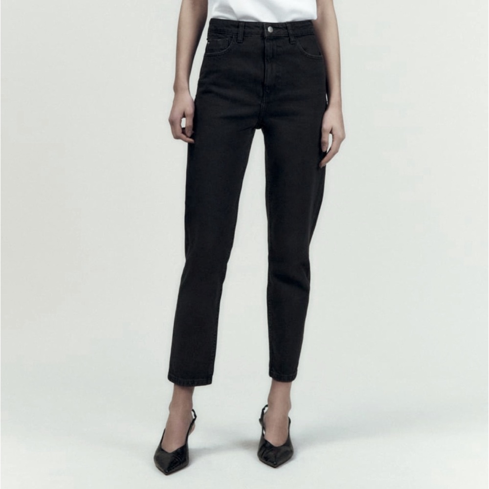 NWT Zara Mom Fit Jeans 👖